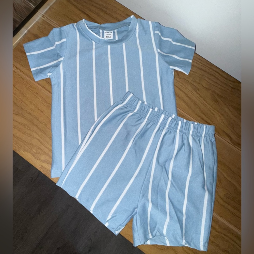 NWT- Baby Boy Striped Print Tee & Shorts - Picture 3 of 3